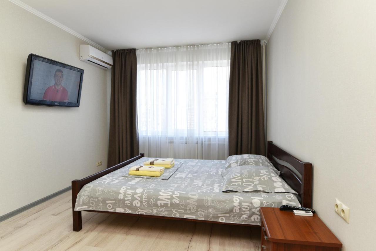 Apartament On Vasylia Lypkivskoho 24 Kiev Bagian luar foto