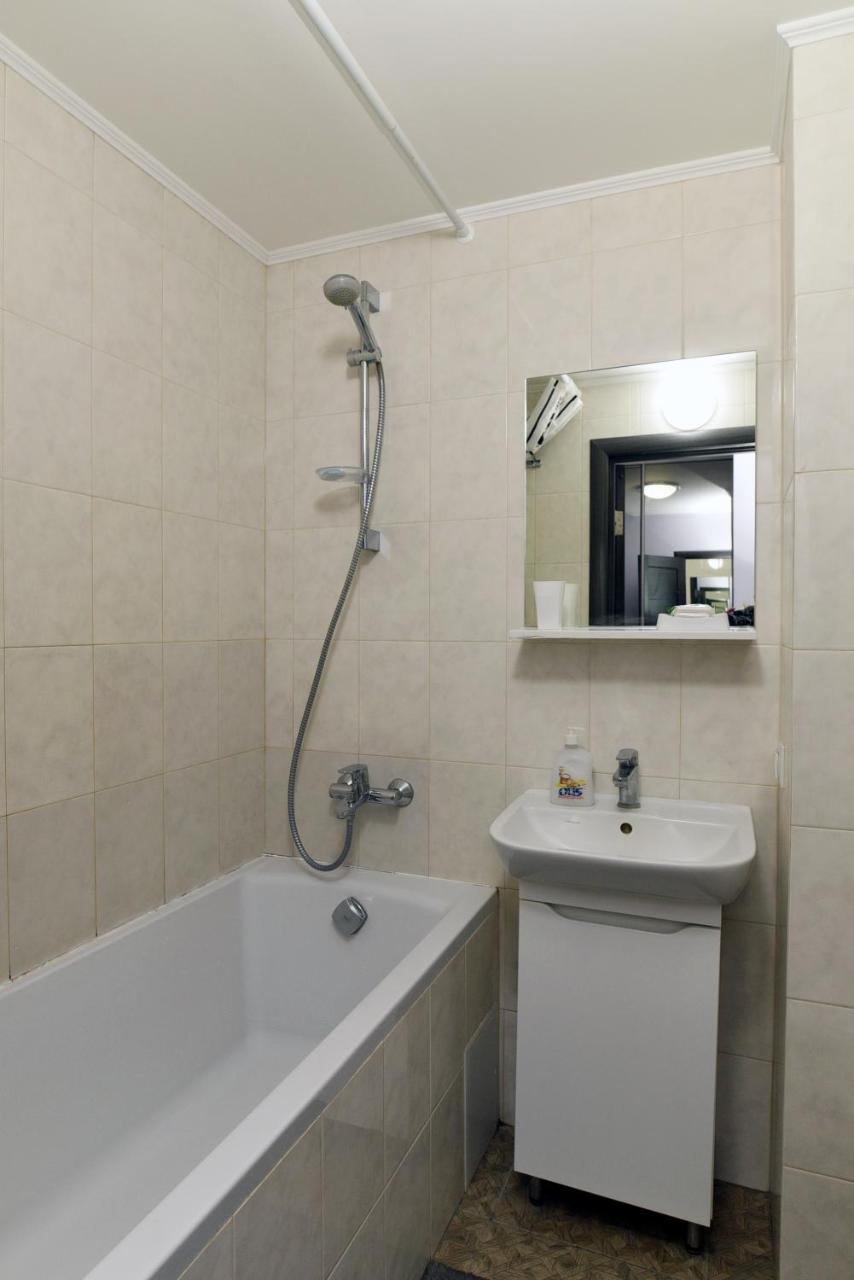 Apartament On Vasylia Lypkivskoho 24 Kiev Bagian luar foto