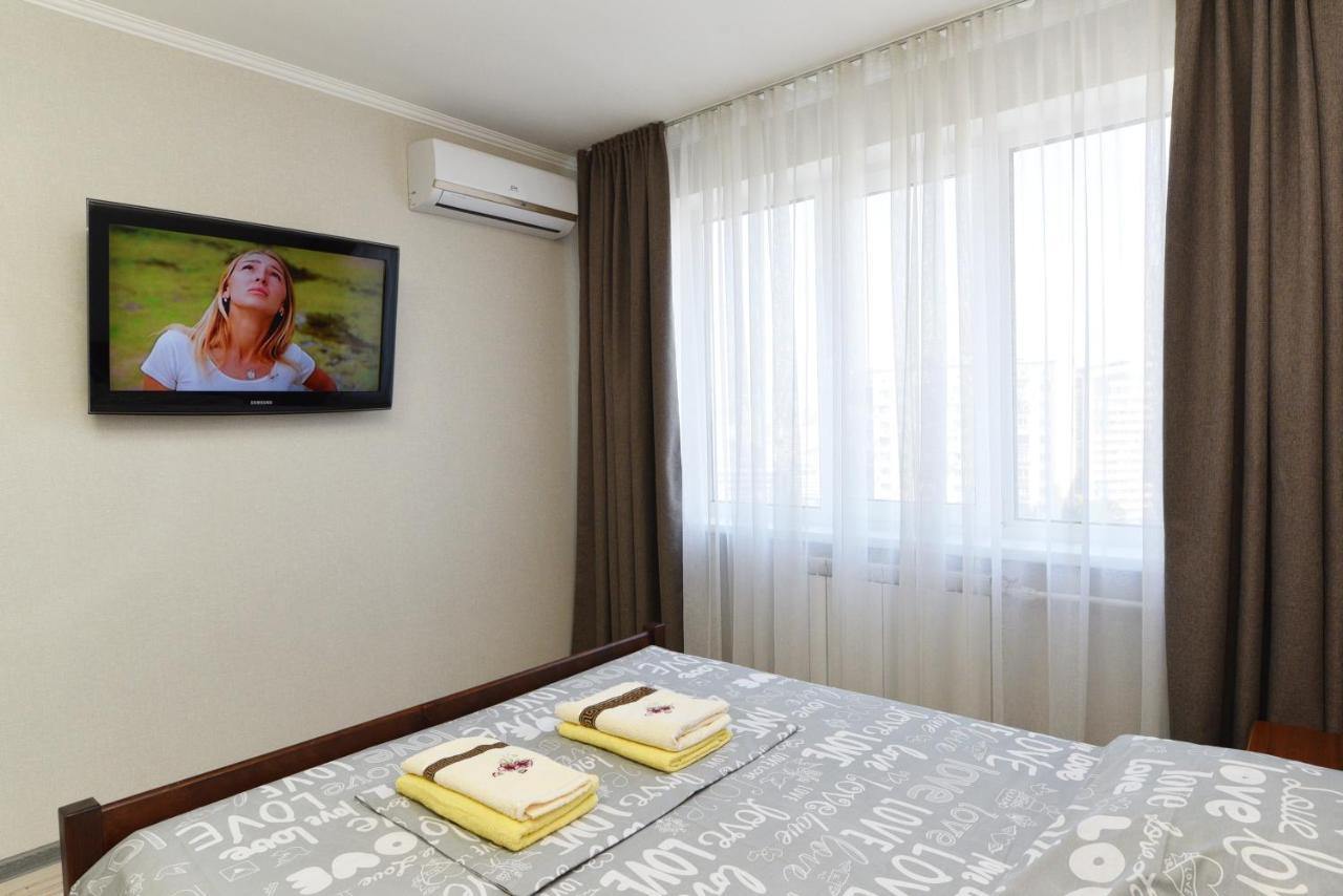 Apartament On Vasylia Lypkivskoho 24 Kiev Bagian luar foto