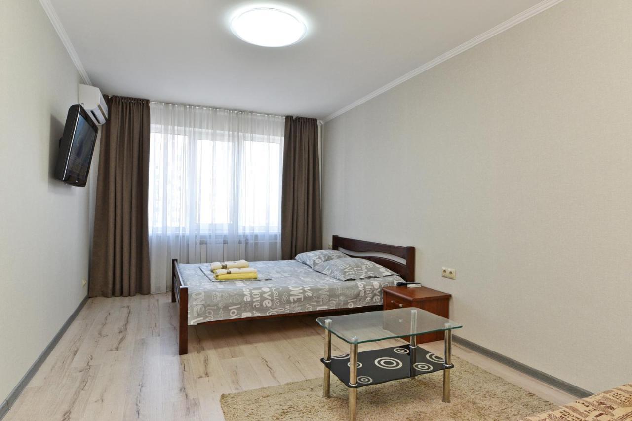 Apartament On Vasylia Lypkivskoho 24 Kiev Bagian luar foto