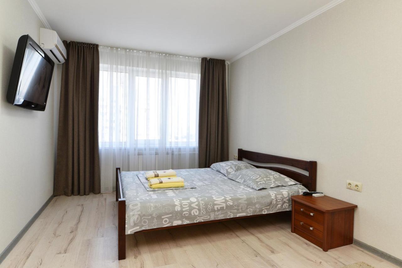 Apartament On Vasylia Lypkivskoho 24 Kiev Bagian luar foto